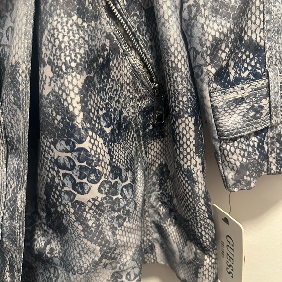 GUESS Women's Gray Snake Print Trench Coat - Picture 4 of 7